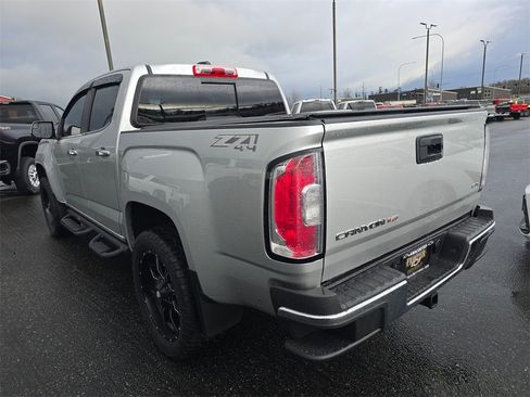 Used 2017 GMC Canyon SLT image 5