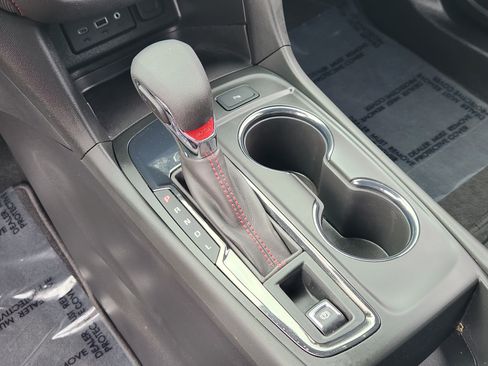 Used 2023 Chevrolet Equinox RS FWD image 21