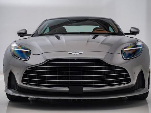 Used 2025 Aston Martin DB12 Coupe RWD image 5