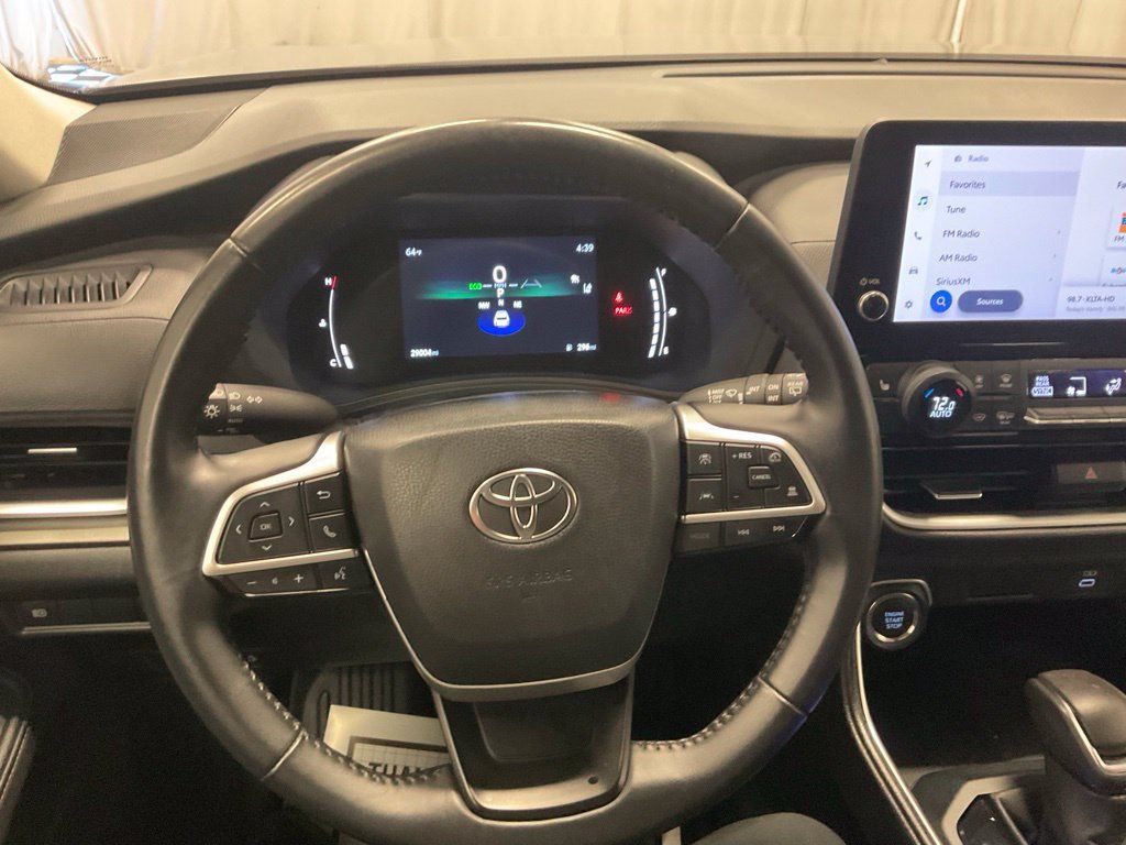 Used 2025 Toyota Grand Highlander AWD image 23