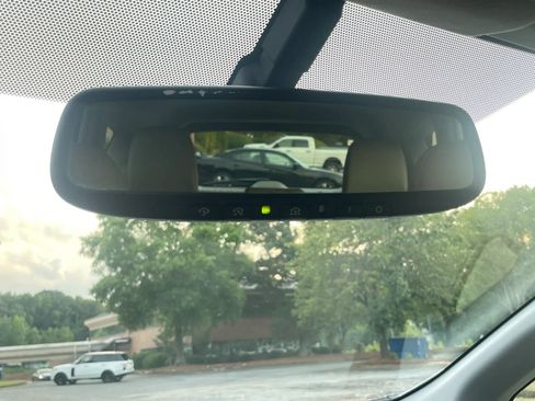 Used 2016 Toyota Prius V Five FWD image 37