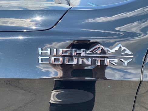 Used 2022 Chevrolet Tahoe High Country w/ LPO, Illumination Package AWD/4WD image 9