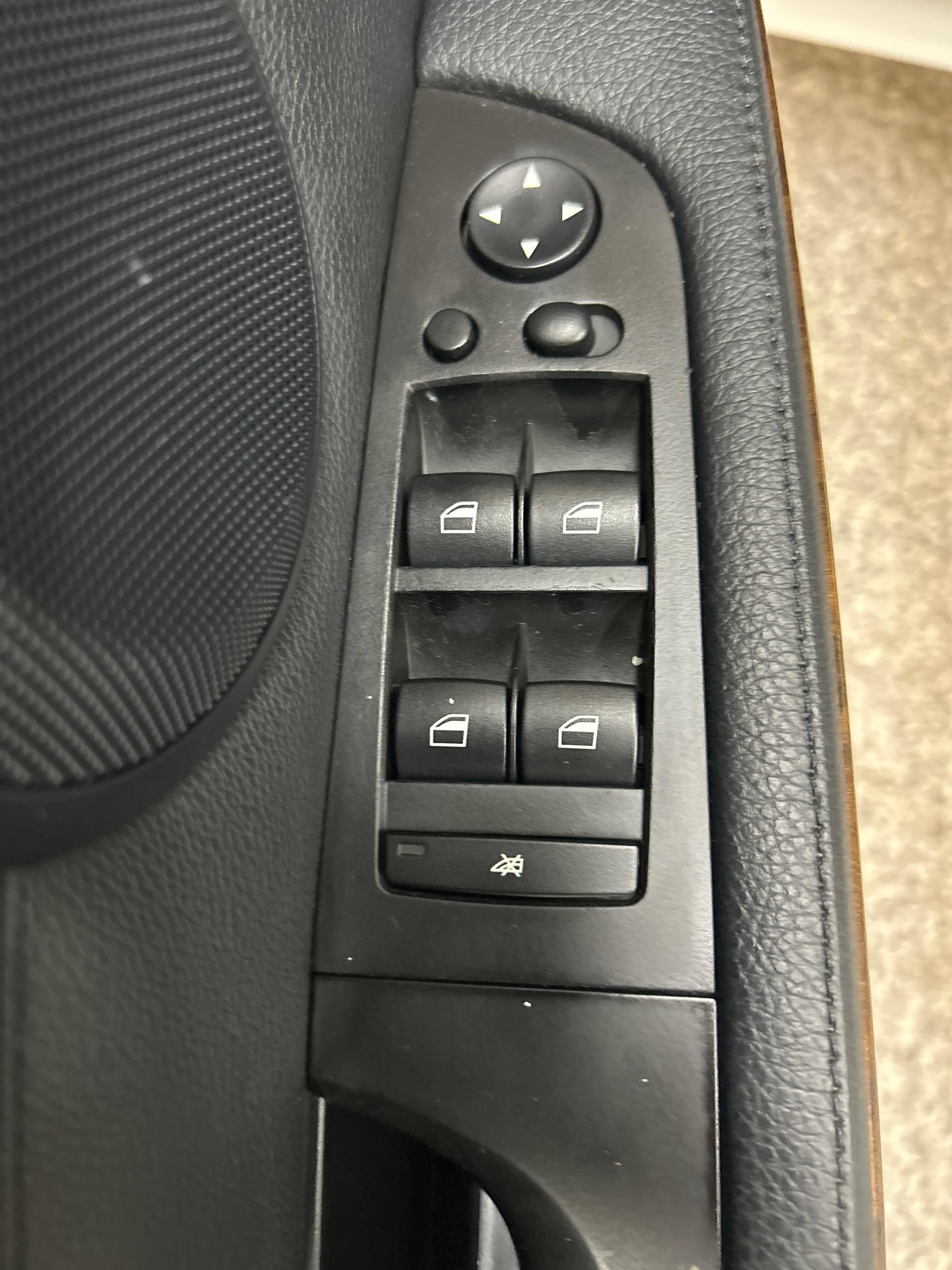 Used 2011 BMW 328i xDrive Sedan w/ Premium Pkg AWD/4WD image 9