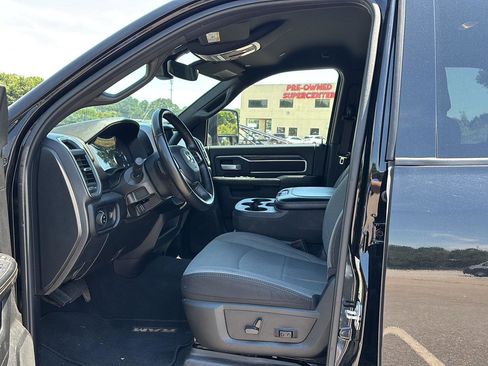 Used 2024 RAM 2500 Big Horn AWD/4WD image 11