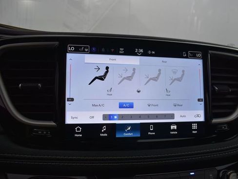 New 2025 Chrysler Pacifica Select image 21