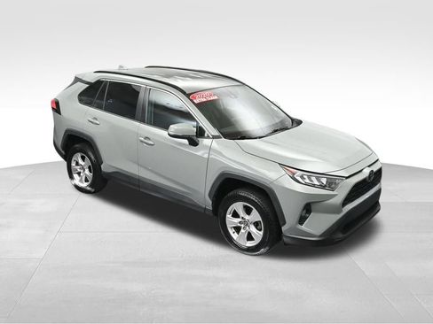 Used 2020 Toyota RAV4 XLE FWD image 36