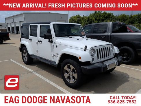 Used 2017 Jeep Wrangler Unlimited Sahara w/ Connectivity Group AWD/4WD image 1