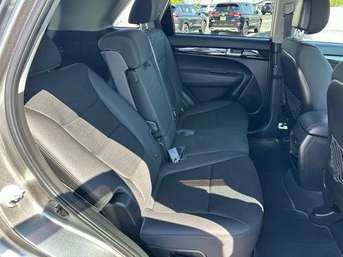 Used 2015 Kia Sorento LX FWD image 30