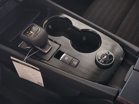 Certified 2025 Nissan Rogue SV image 18