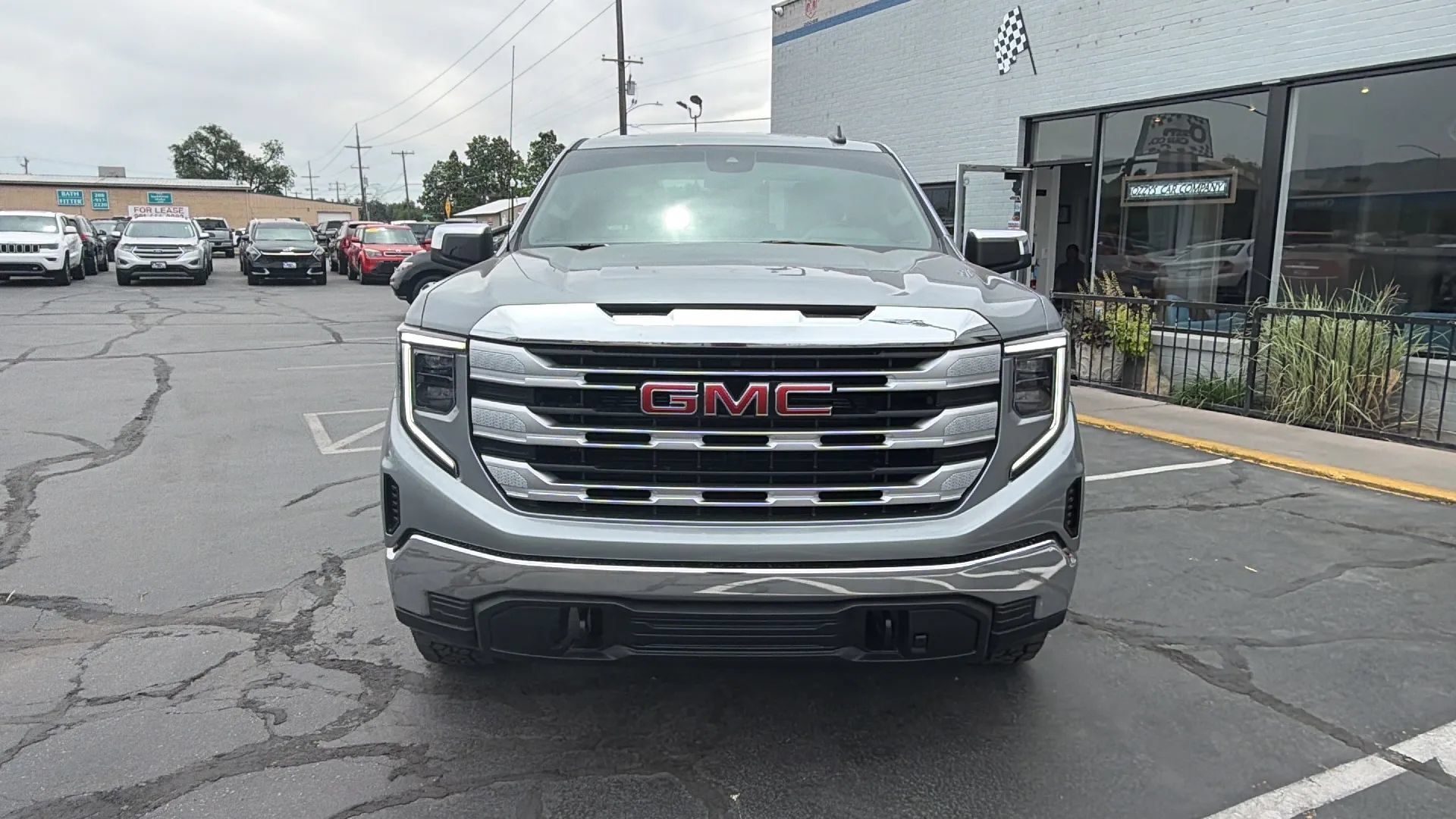 Used 2023 GMC Sierra 1500 SLE w/ Enhanced Capability Package AWD/4WD image 7