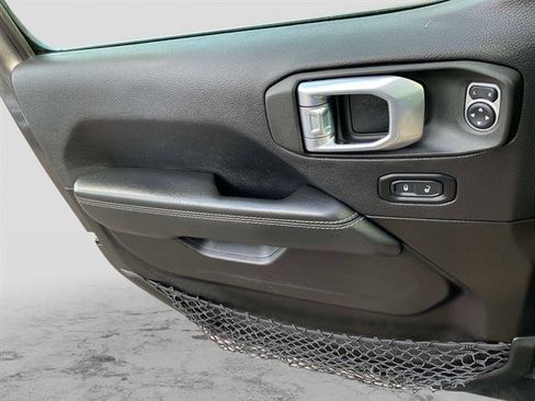 Certified 2022 Jeep Gladiator Overland w/ Popular Equipment Package image 22