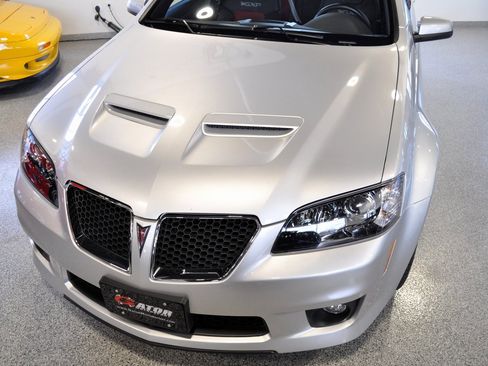 Used 2009 Pontiac G8 GXP image 10