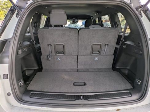 New 2025 Jeep Grand Cherokee L Laredo image 11