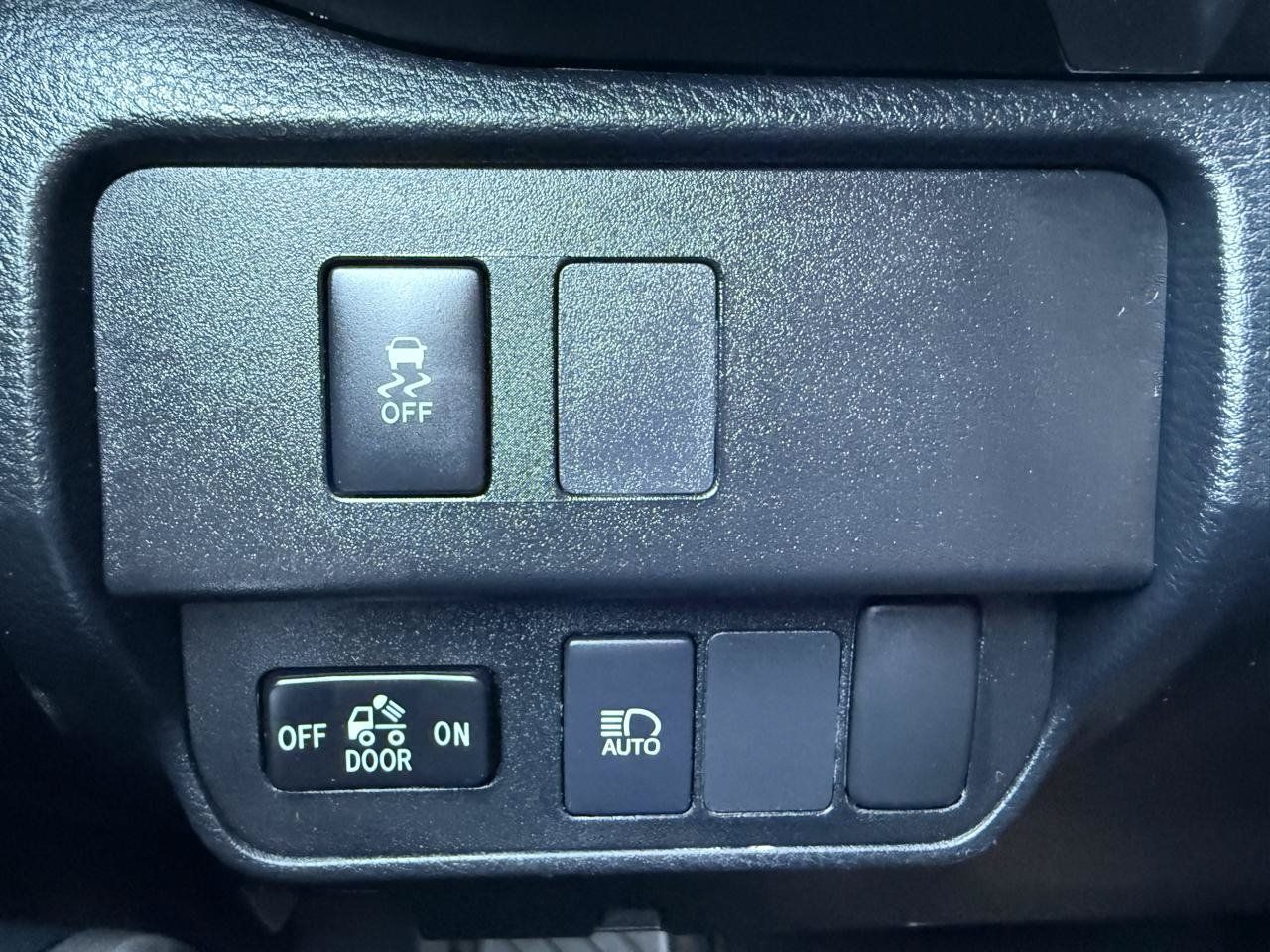 Used 2020 Toyota Tacoma SR5 RWD image 27