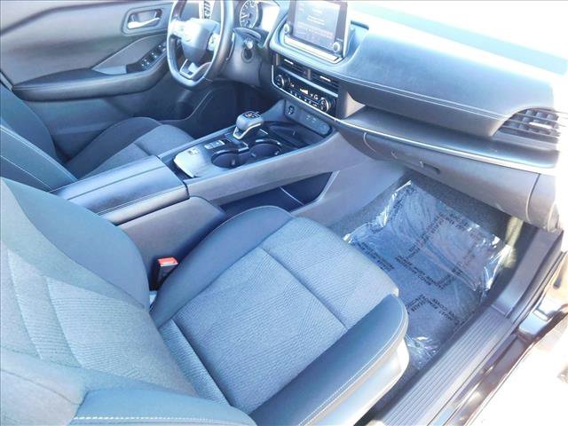 Used 2025 Nissan Rogue SV FWD image 28
