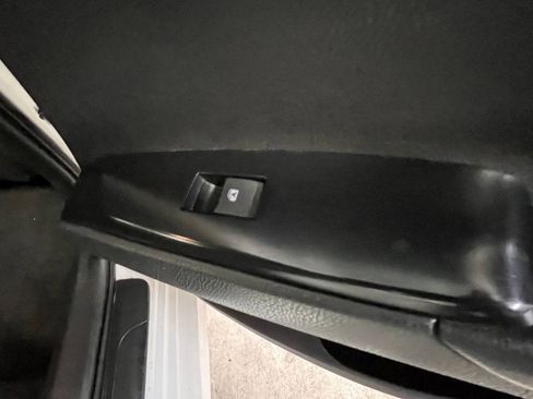 Used 2020 Toyota Camry LE FWD image 31