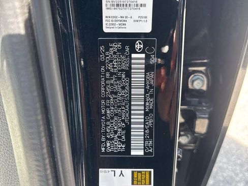 Used 2025 Toyota Prius XLE image 33