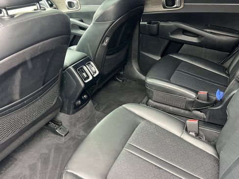 Used 2021 Kia Sorento EX w/ Panoramic Sunroof Package image 14