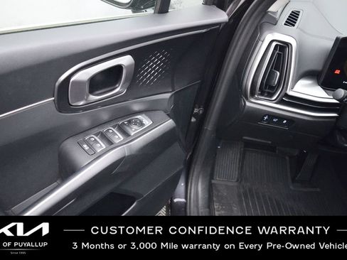 Certified 2025 Kia Sorento EX w/ Panoramic Sunroof Package AWD/4WD image 27