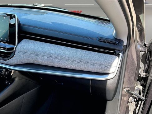 Used 2022 Jeep Compass Latitude image 25