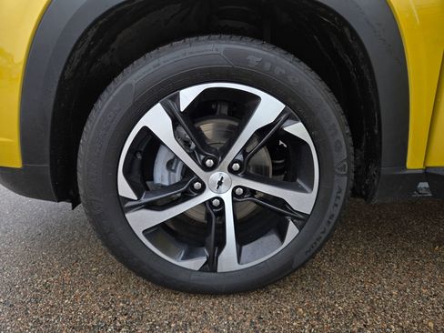 Used 2024 Chevrolet Trax RS FWD image 17