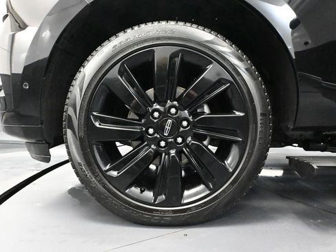 Used 2024 Lincoln Navigator Reserve w/ Equipment Group 201A AWD/4WD image 17