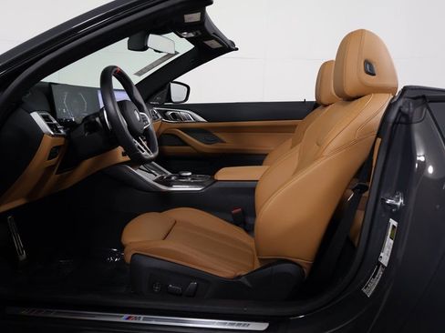 Used 2025 BMW M440i Convertible w/ Premium Package image 11