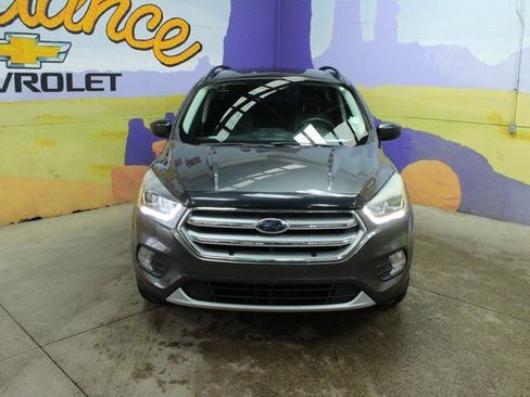 Used 2017 Ford Escape SE w/ Equipment Group 201A image 3