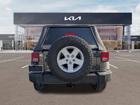 Used 2018 Jeep Wrangler Unlimited Sport S AWD/4WD image 4