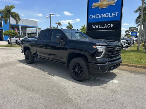 New 2026 Chevrolet Silverado 2500 High Country w/ Midnight Edition AWD/4WD image 4