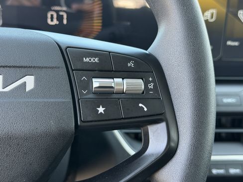 Used 2025 Kia K4 FWD image 19
