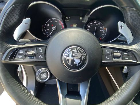 Used 2022 Alfa Romeo Stelvio Veloce AWD/4WD image 18