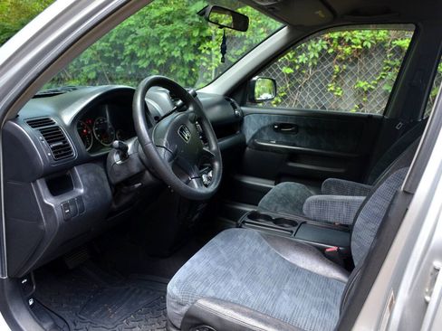 Used 2004 Honda CR-V LX image 12