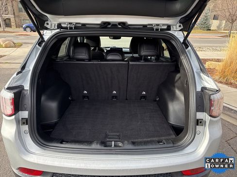 Used 2025 Jeep Compass Trailhawk image 17