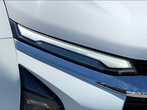 Used 2025 Chevrolet Equinox LT image 25