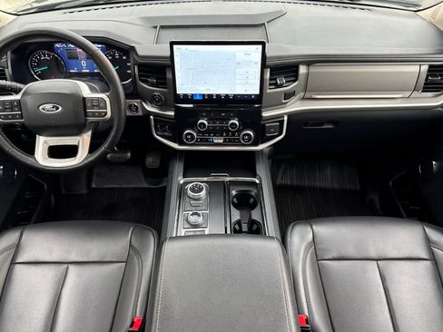 Certified 2024 Ford Expedition XLT AWD/4WD image 3