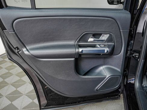 Certified 2025 Mercedes-Benz GLB 250 image 25