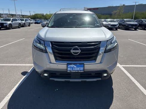Used 2022 Nissan Pathfinder SL image 8
