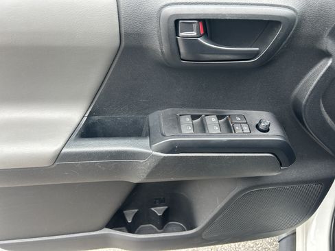 Used 2022 Toyota Tacoma SR w/ SR Convenience Package RWD image 7
