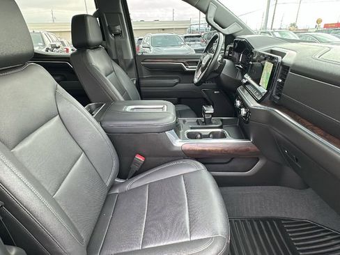 Used 2022 GMC Sierra 1500 SLT w/ SLT Convenience Package image 15