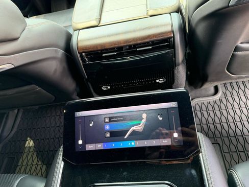 Used 2022 Jeep Grand Wagoneer Series II w/ Convenience Group III AWD/4WD image 12
