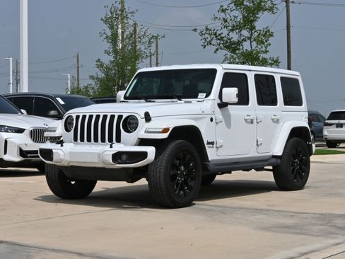 Used 2020 Jeep Wrangler Unlimited Sahara AWD/4WD image 5