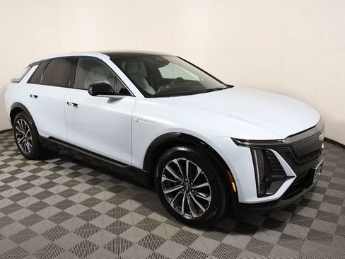 Used 2024 Cadillac Lyriq Sport AWD/4WD image 8