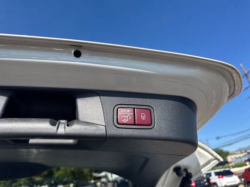 Used 2024 Mercedes-Benz GLB 250 image 19