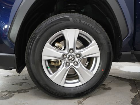 Used 2025 Toyota RAV4 XLE w/ Convenience Package AWD/4WD image 31