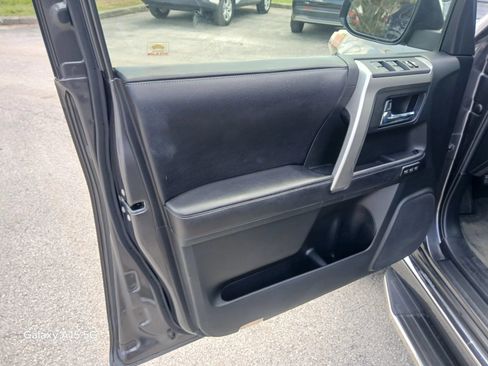 Used 2016 Toyota 4Runner Limited AWD/4WD image 12