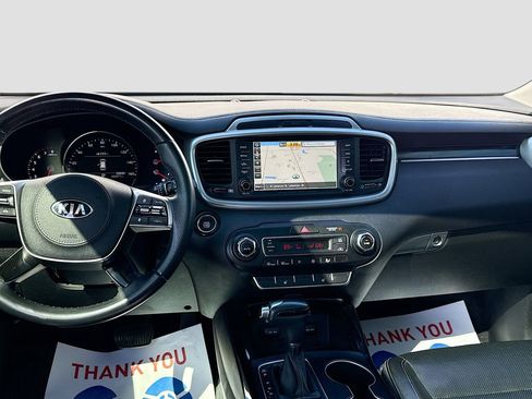 Used 2019 Kia Sorento SX image 23