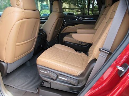 Certified 2024 Cadillac Escalade Sport w/ LPO, ONYX Package AWD/4WD image 38