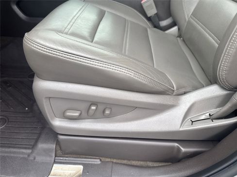 Used 2019 GMC Yukon XL Denali w/ Denali Ultimate Package RWD image 12