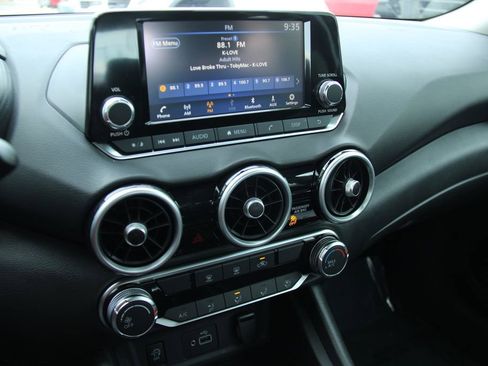 Used 2025 Nissan Sentra S image 17